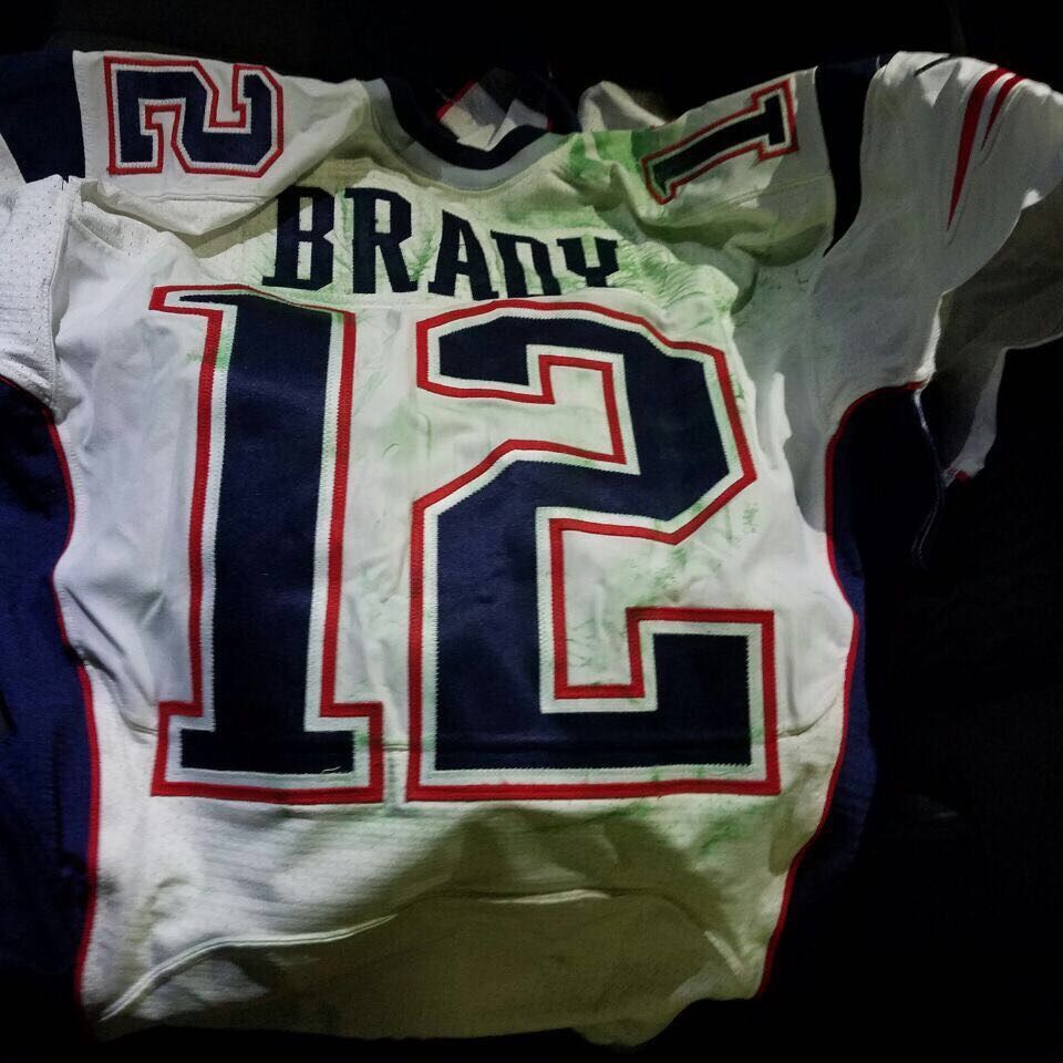 Mexican media exec accused of stealing Tom Brady's SB jersey sought  autographs, selfies - ESPN