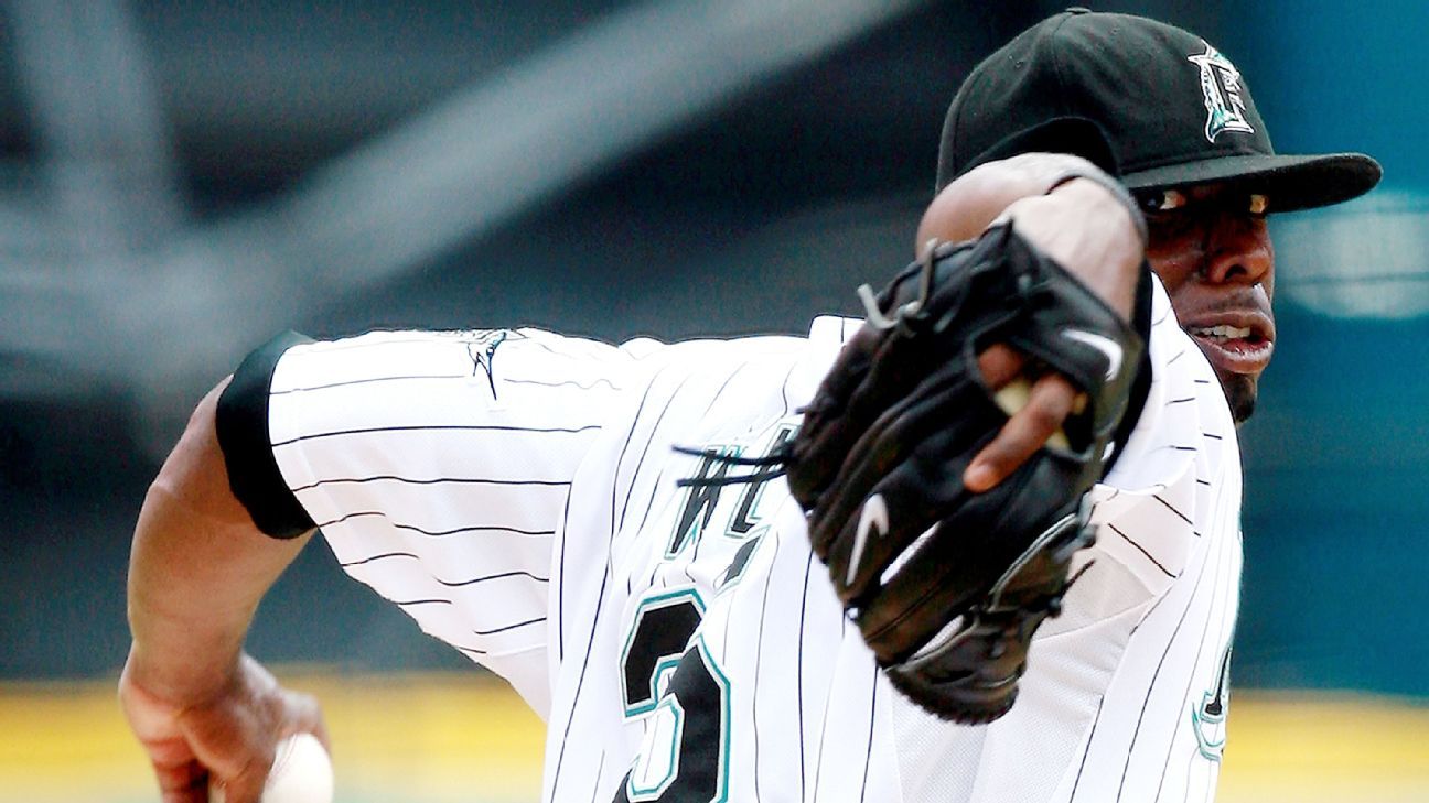 Commentary: Dontrelle Willis still has same energy, and smile, as he did  with Florida Marlins