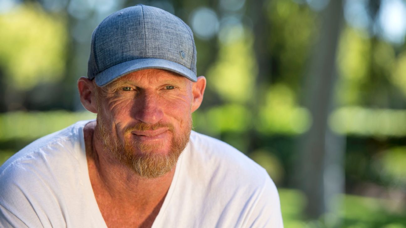 Former NFL QB Todd Marinovich attempts comeback at age 48 