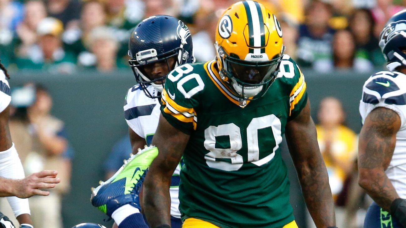 Martellus Bennett disputes the Green Bay Packers should have