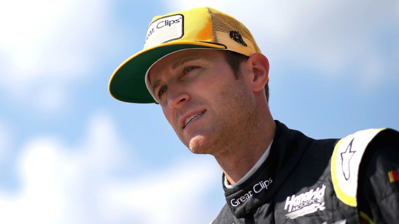 Kasey Kahne, Ricky Stenhouse Jr. fall short in Chili Bowl Midget