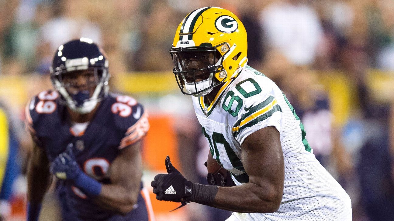 Packers waive TE Martellus Bennett