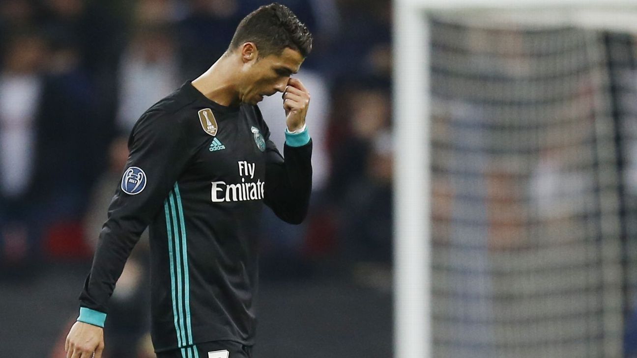 Cristiano Ronaldo gives Manchester United fans hope by claiming he doesn't  want to renew Real Madrid contract following Wembley defeat to Tottenham