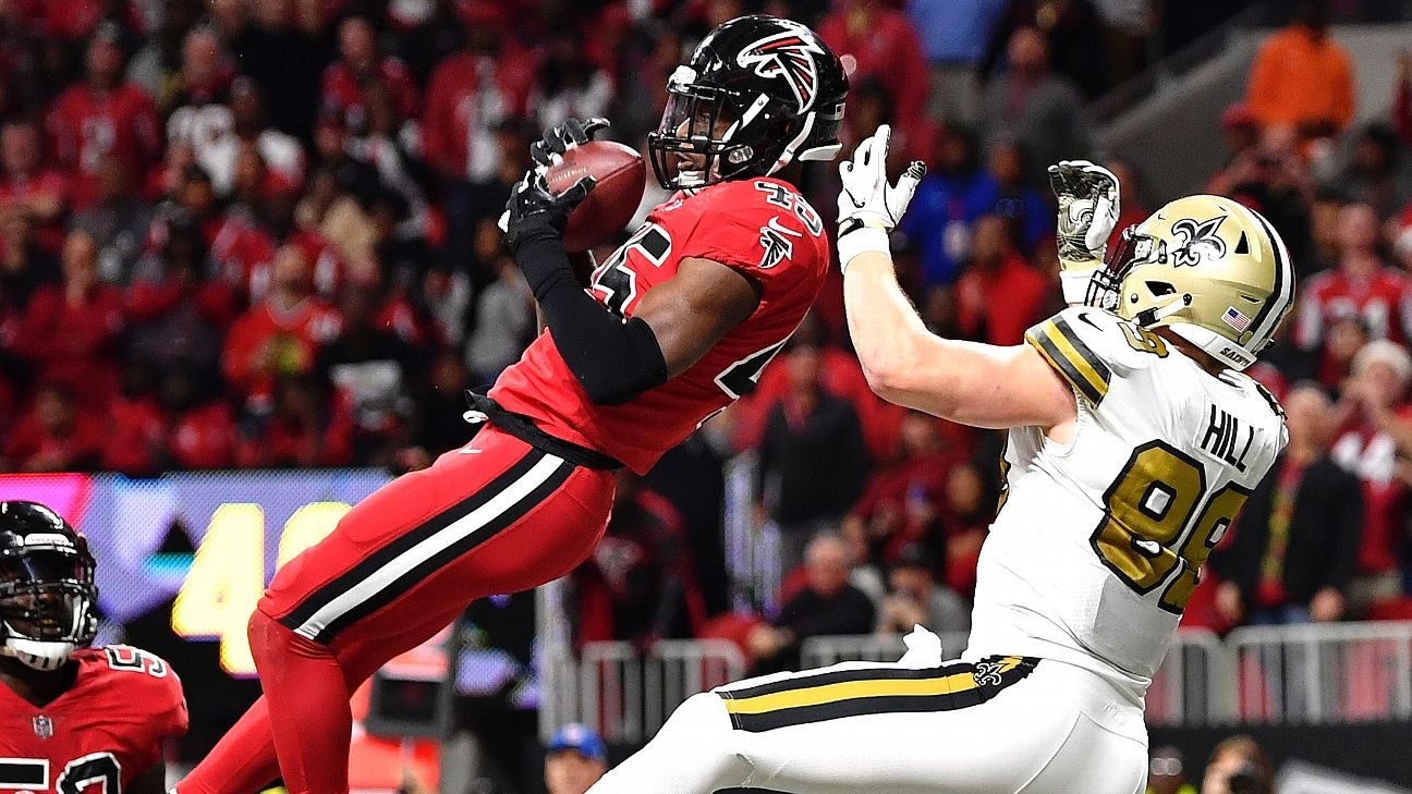 Deion Jones, defense keeps Atlanta Falcons in playoff hunt 