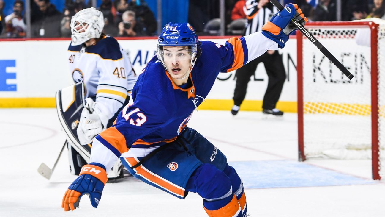 New York Islanders, Mathew Barzal agree to 3-year, $21M contract