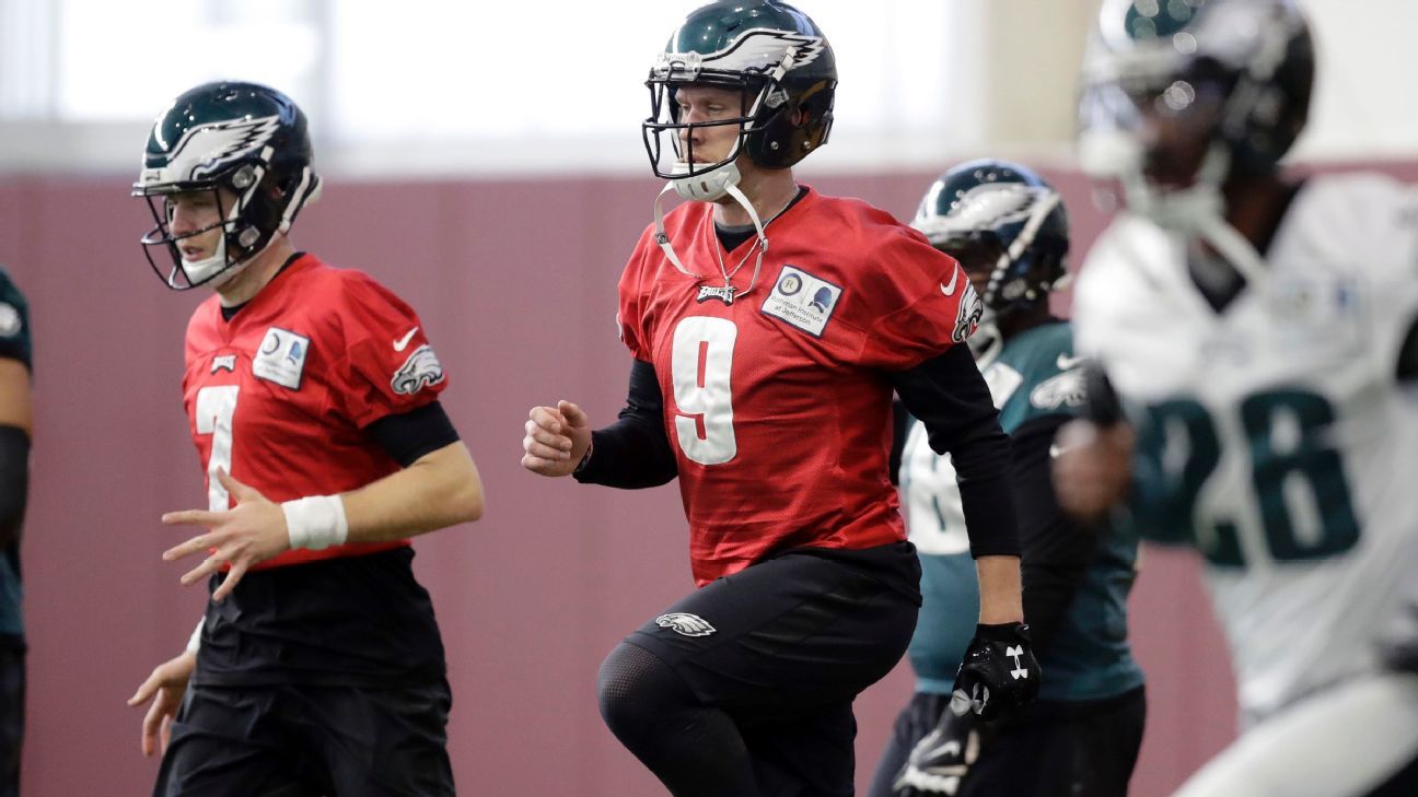 Eagles sticking with Nick Foles vs. Buccaneers; Wentz still not cleared