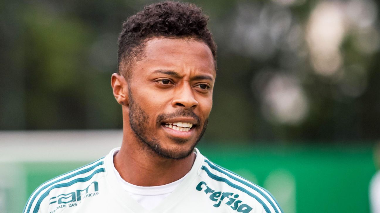 Após 'melhor jogo do ano', Michel Bastos mira evolução no