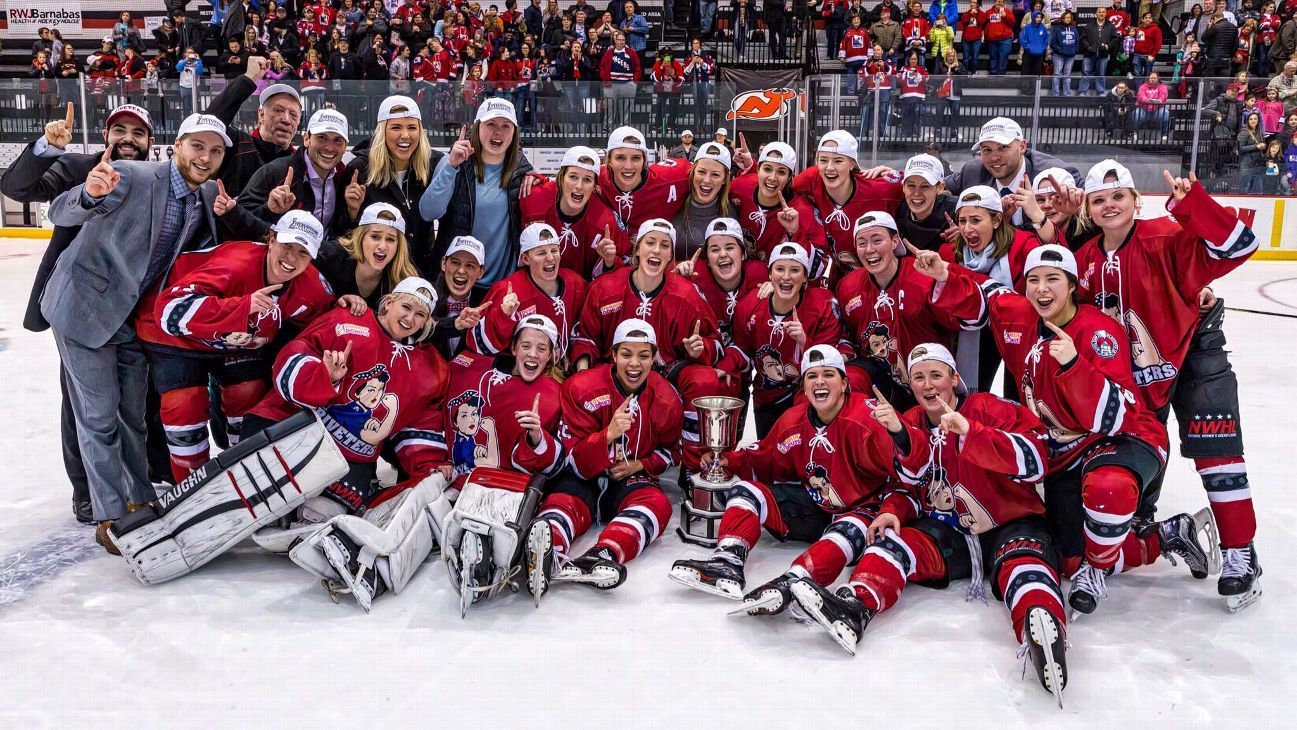Metropolitan Riveters hold off defending champion Buffalo Beauts for