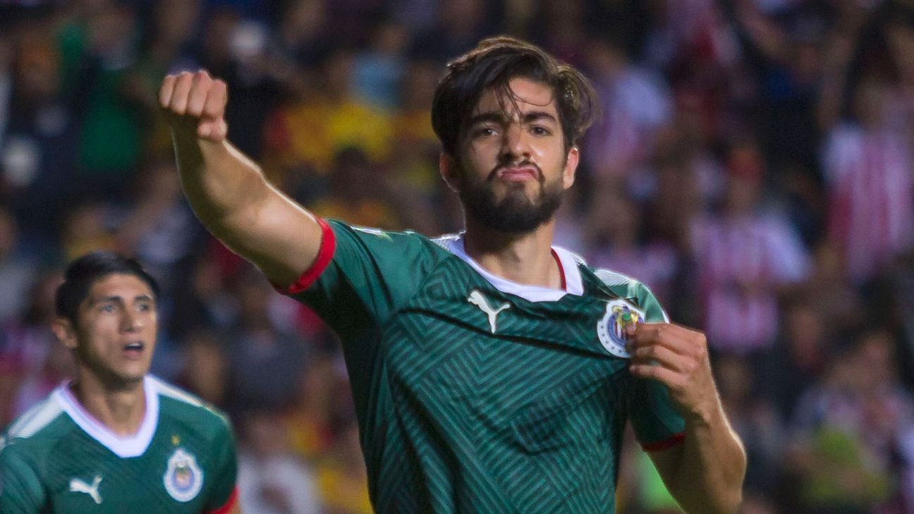 Rodolfo Pizarro Le Dedica Carta De Despedida A Las Chivas