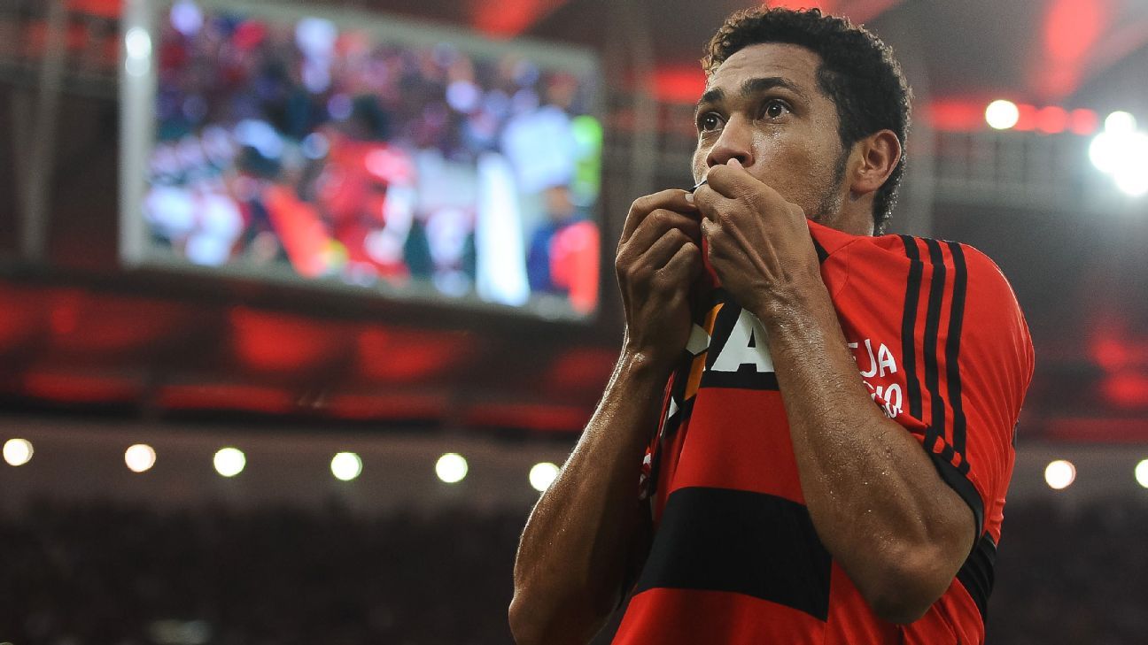 HERÓI ESTÁ DE VOLTA AOS GRAMADOS! Ídolo do Flamengo faz escolha surpreendente para 2025!