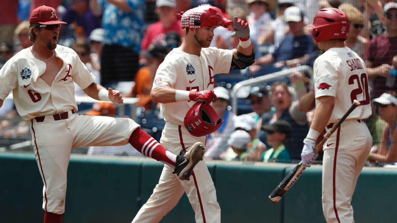 Arkansas Razorbacks score College World Series schoolrecord 11 runs in