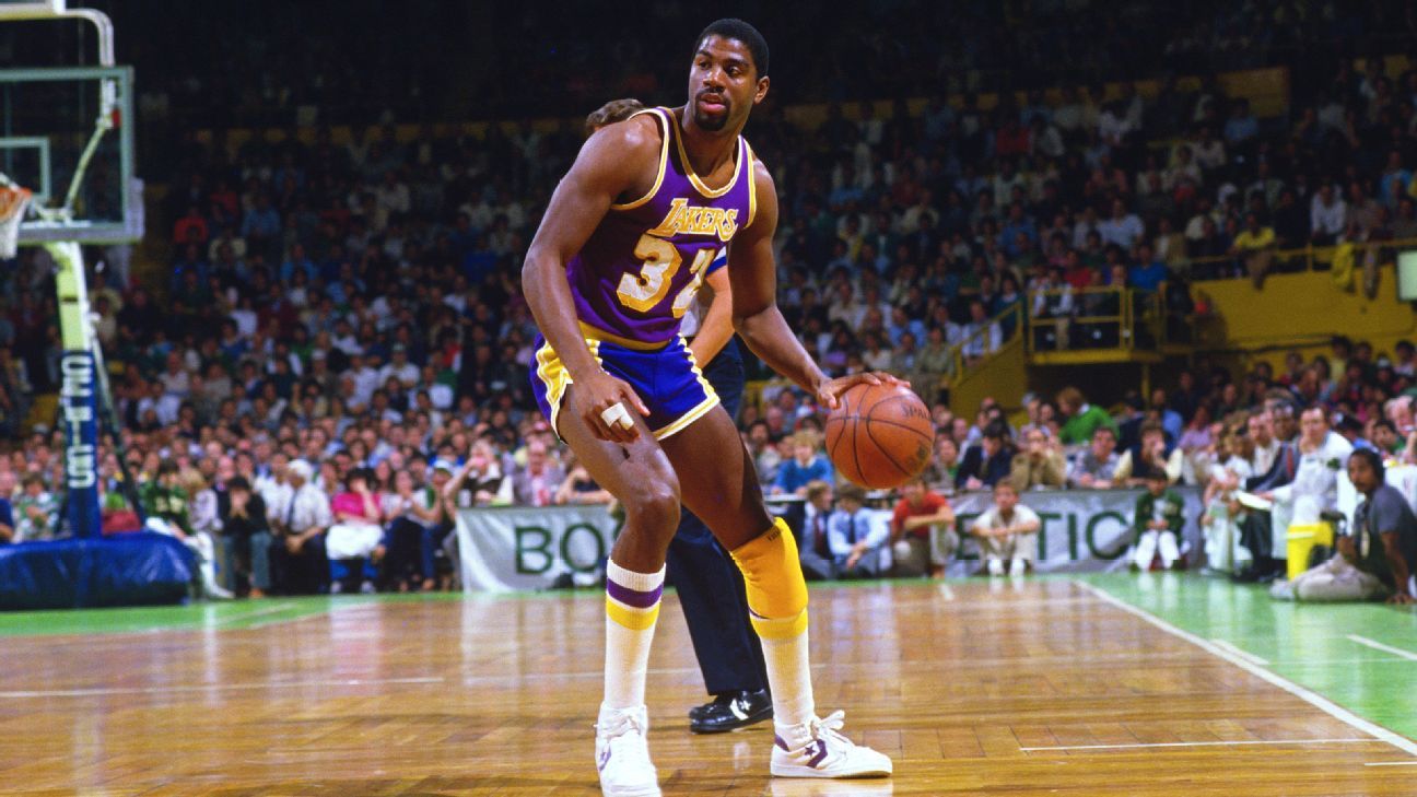 The Lakers' new uniforms have a 'Showtime' throwback vibe, with one notable  difference