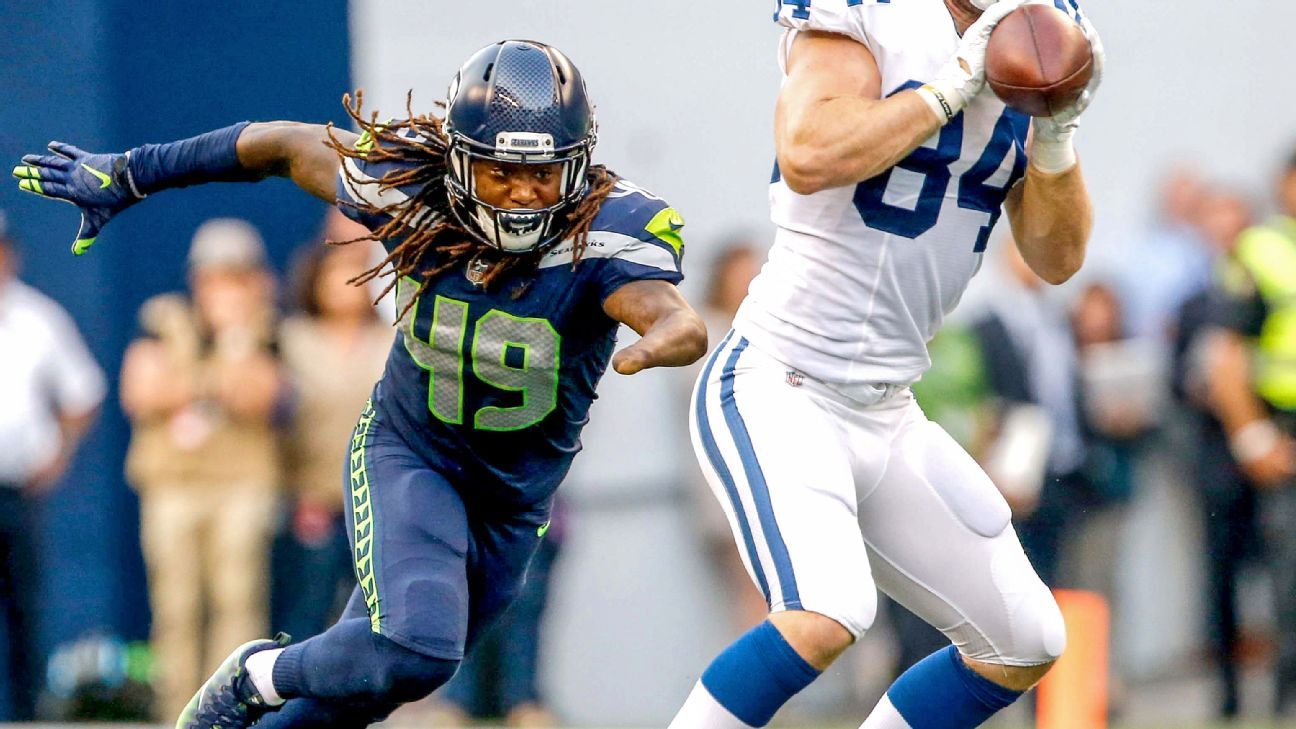 Seahawks: Young fan, Shaquem Griffin share special moment before game