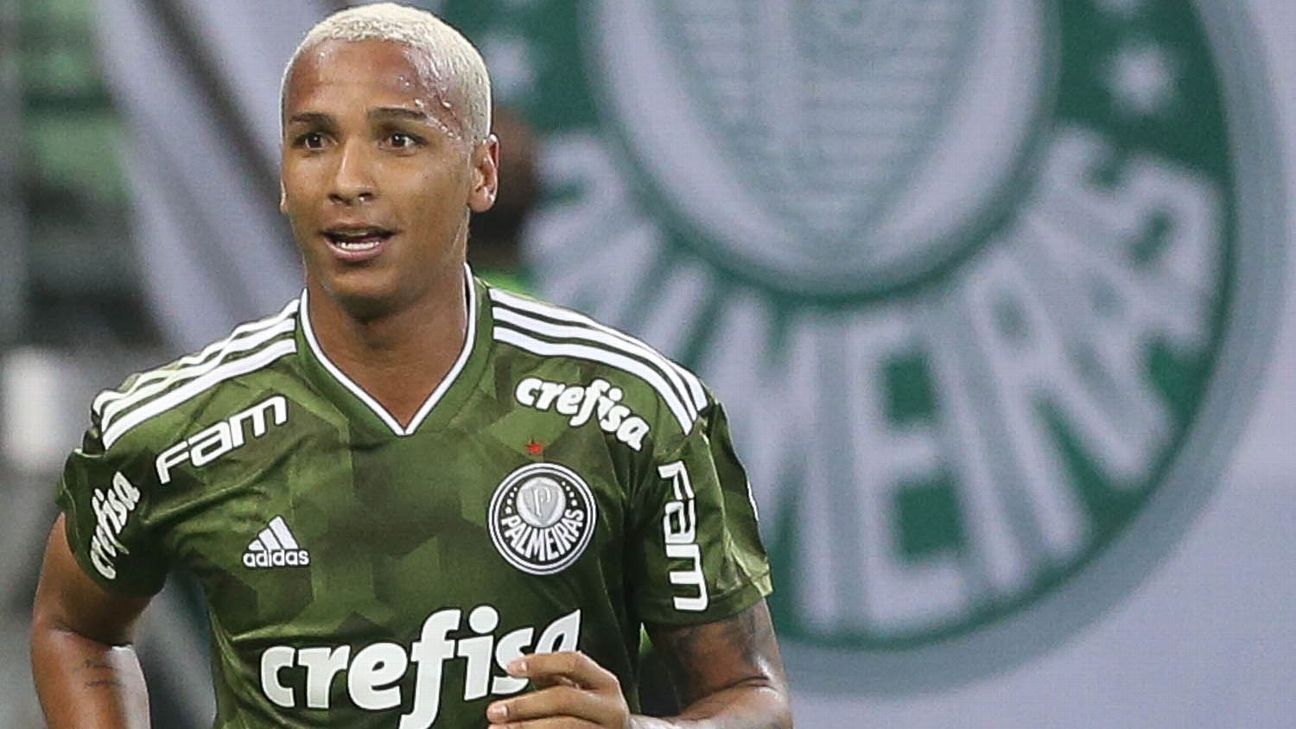 Wesley, do Palmeiras, é julgado pelo STJD e se livra de suspensão