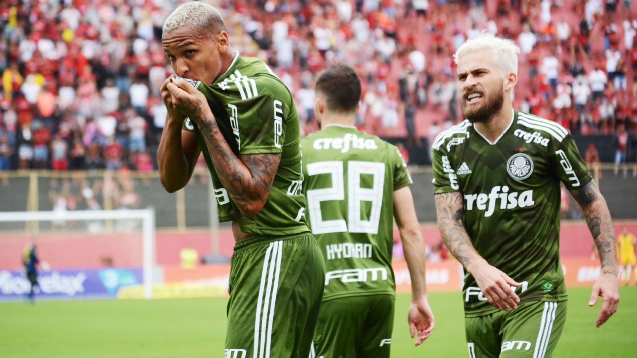 Deyverson prefere Antônio Oliveira, Corinthians é opção caso convite surja