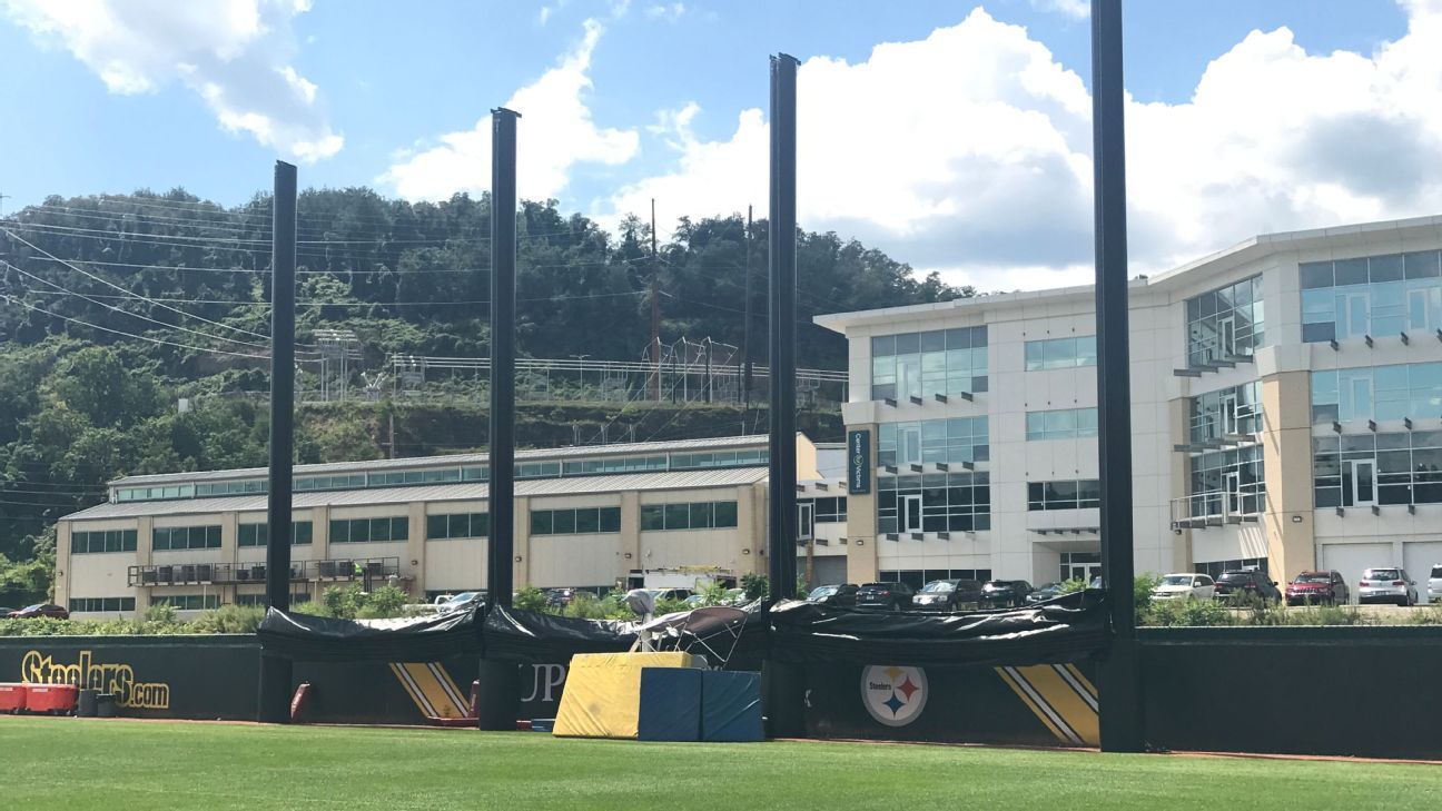 Pittsburgh Steelers build 2-story structure to block view of practice field  - ESPN