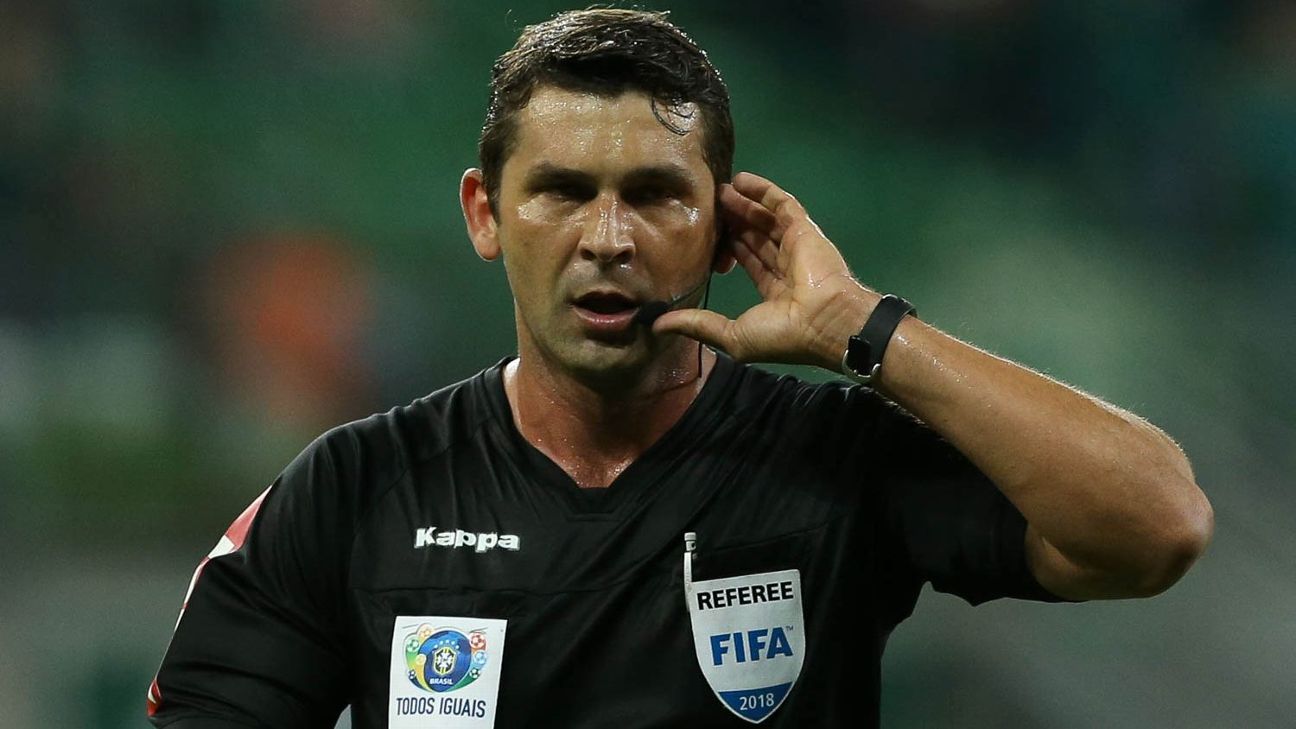 POLÊMICA: Flamengo critica VAR e acusa árbitro de violar protocolo no Fla-Flu