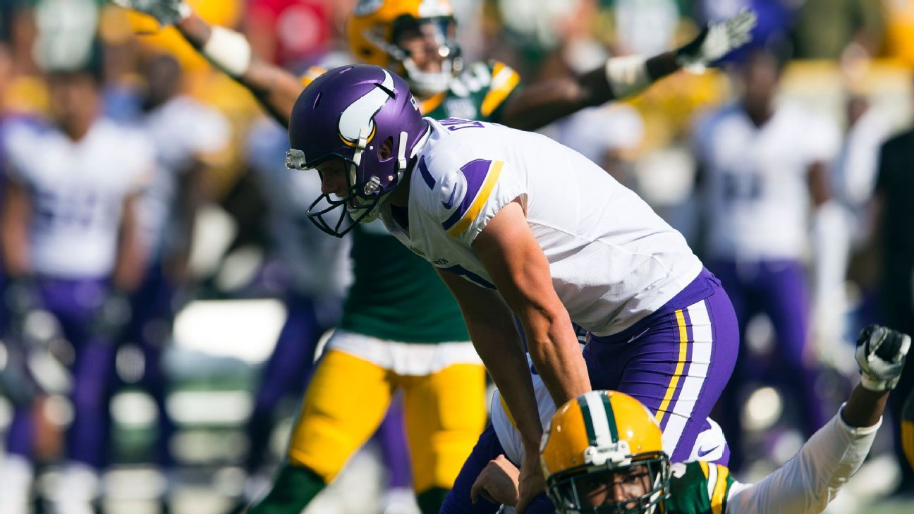 Daniel Carlson breaks Sebastian Janikowski's single-season scoring record