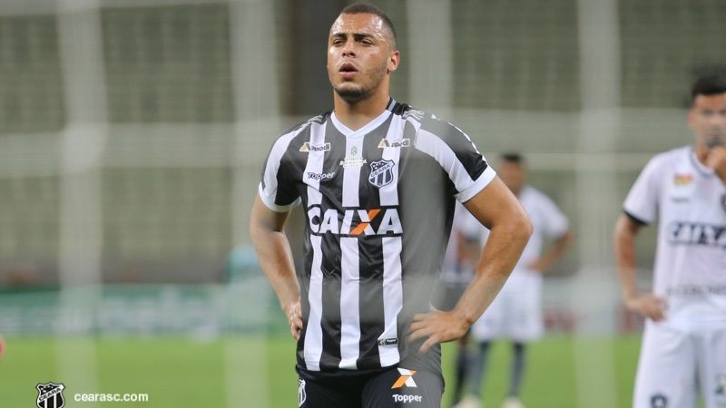 Palmeiras Enfrenta Arthur Cabral Do Ceara Atacante Que Ja Contratou Por R 5 Milhoes Como Reforco Para 2019