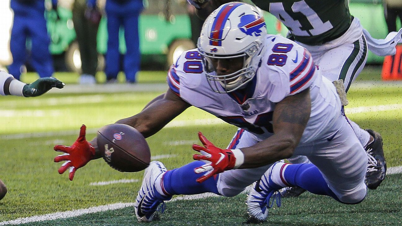 Report: Bills re-sign Jason Croom to one-year extension