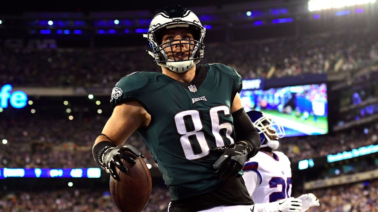 As Zach Ertz chases Jason Witten's record, respect comes 