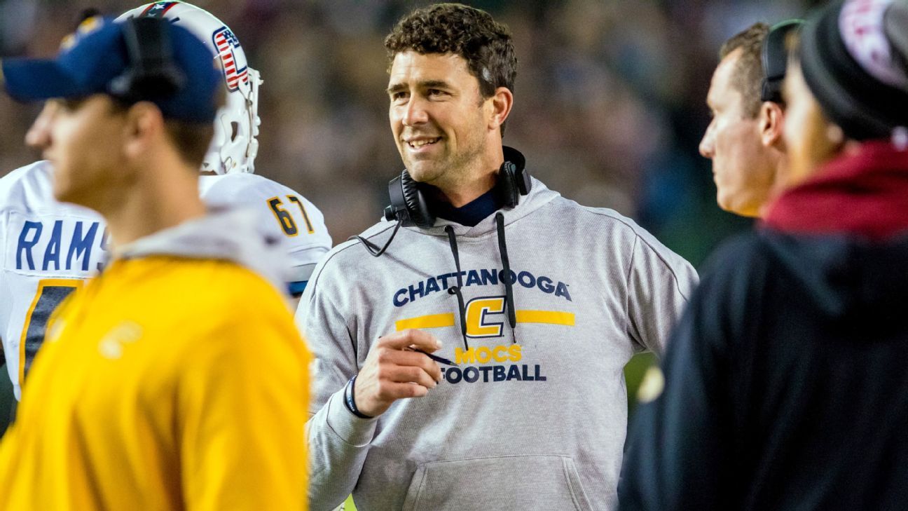 Akron Zips Fire Coach Tom Arth During His Third Season After Posting 3 24 Record Espn