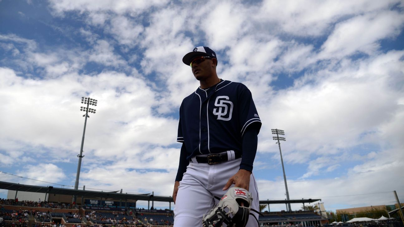 Machado makes spring training debut with Padres