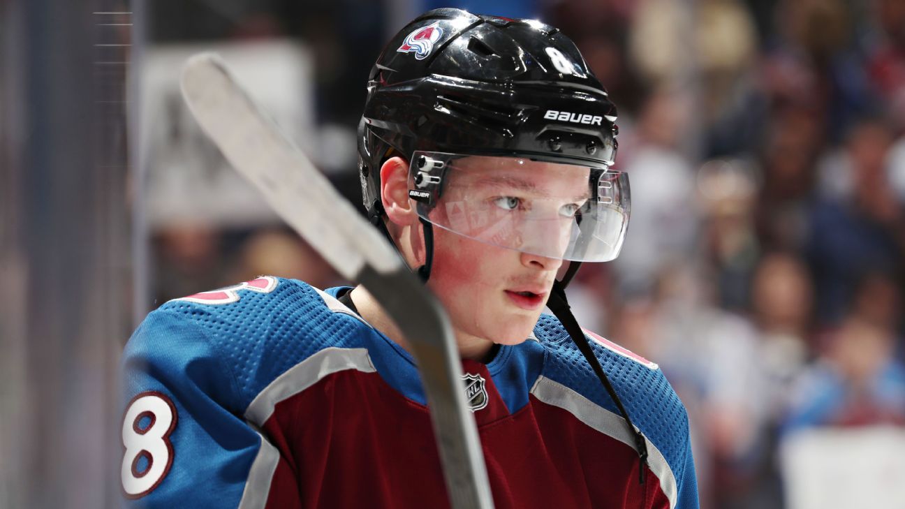 Avalanche prospect Cale Makar wins Hobey Baker Award