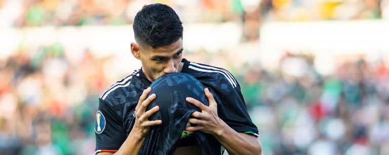 Uriel Antuna anotó su primer gol con México apenas al minuto 2 del debut en Copa Oro ante Cuba.