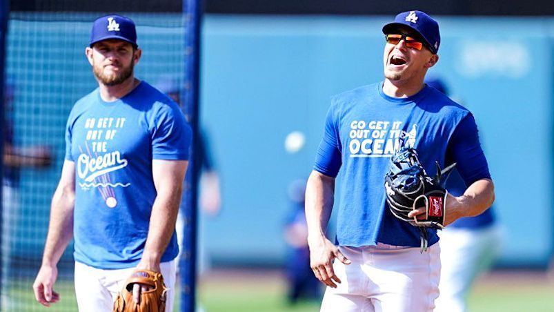 Go Get It Out Of The Ocean LA Dodgers - Max Muncy' Men's T-Shirt