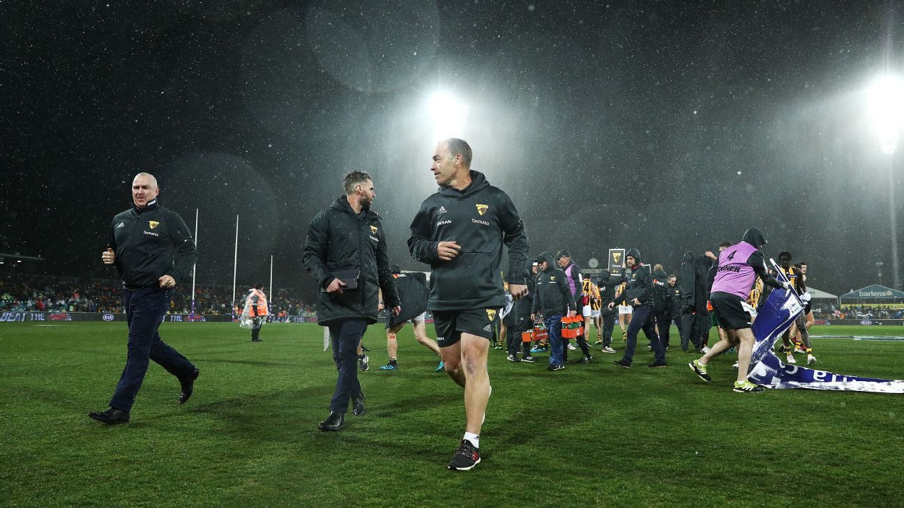 AFL H&V Round 21: Clarko's mind games; Essendon's absolute stinker - ESPN