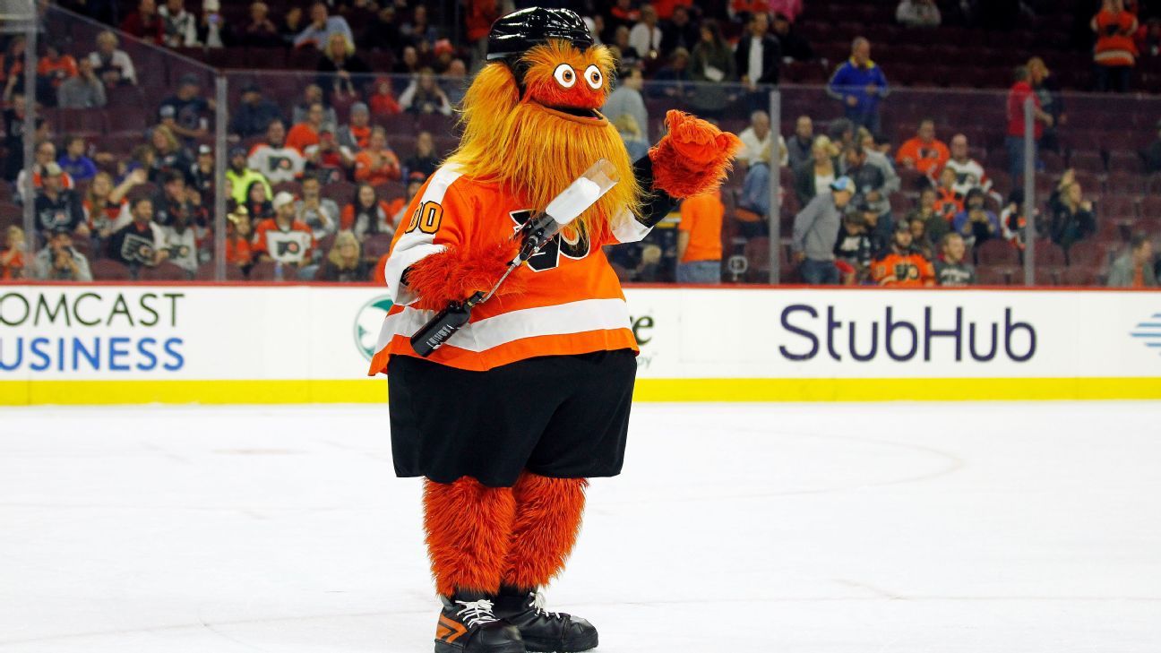 Gritty the Mascot goes streaking during Flyers game