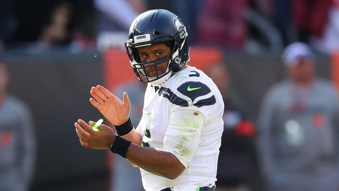 russell wilson metcon sport