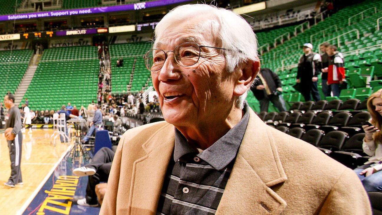 Utah Basketball Officially Honors Jersey Of Legend Wat Misaka