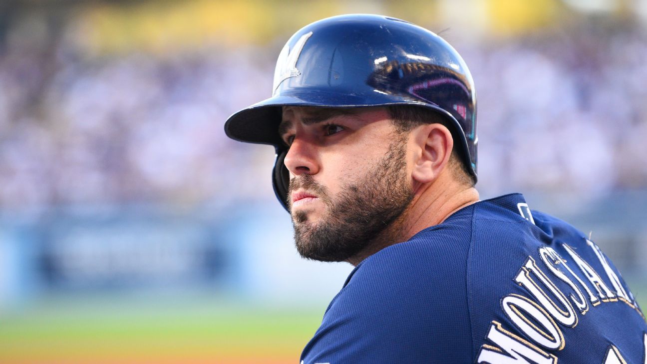 Reds, Moustakas complete $64 million, 4-year deal