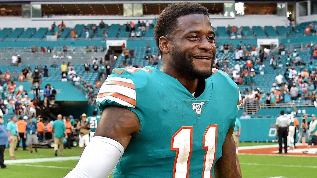 WR DeVante Parker says he 'chose' to be traded from Miami Dolphins to New Englan..