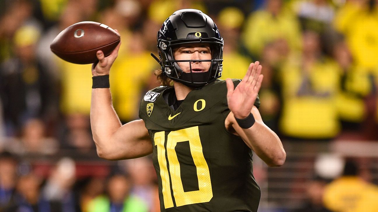 Oregon QB Justin Herbert bypassing 2019 NFL Draft, will return to Ducks for  senior season 