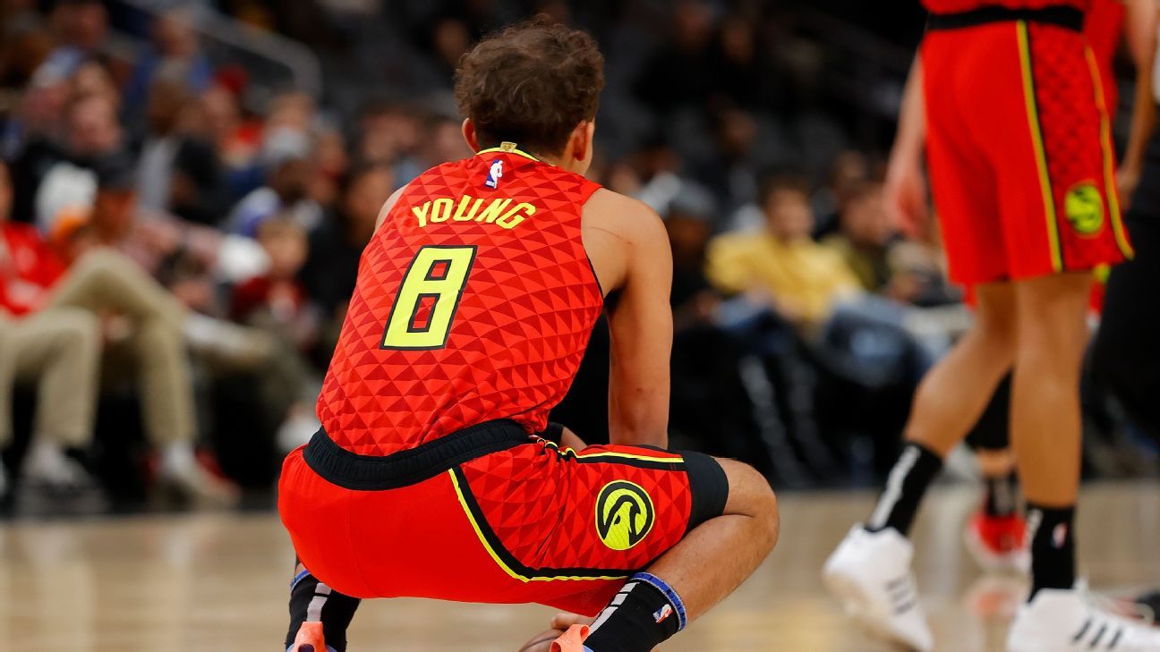 Hawks ride young stars, beat Lakers