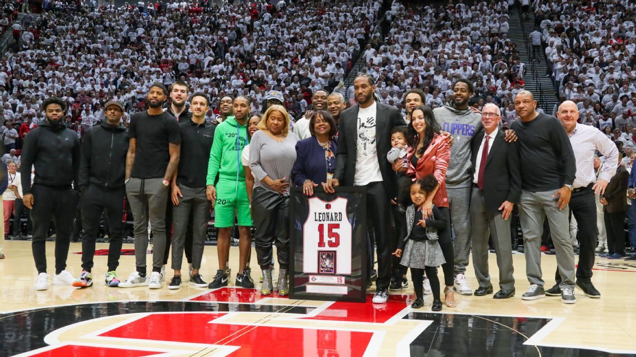 Watch: NBA star Kawhi Leonard rocks Padres City Connect jersey at