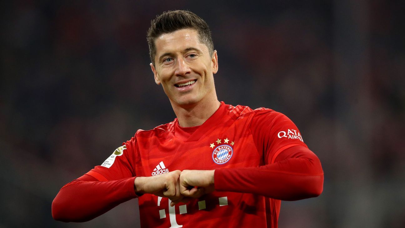 Bayern's Lewandowski gives €1m as Bundesliga stars fans combat virus