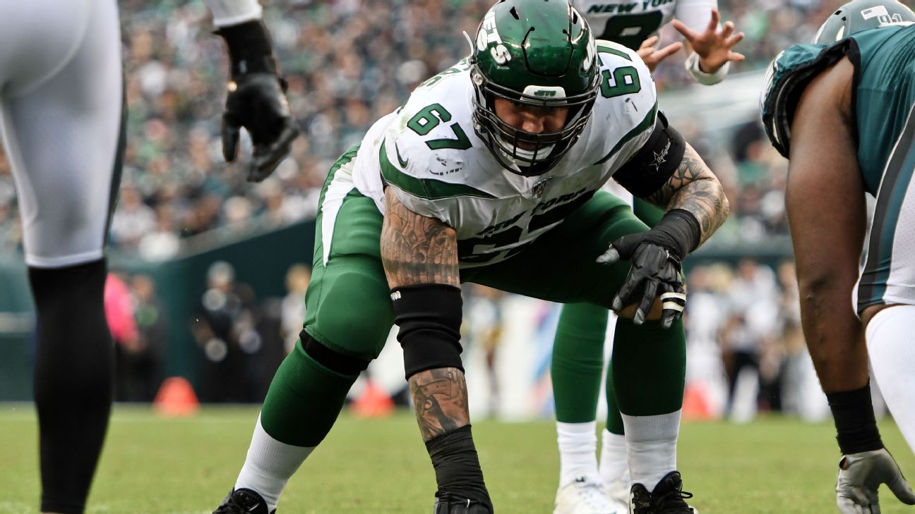 Jacksonville, FL, USA. 30th Sep, 2018. New York Jets offensive guard Brian  Winters (67) during 2nd half NFL football game between the New York Jets  and the Jacksonville Jaguars. Jaguars defeated Jets