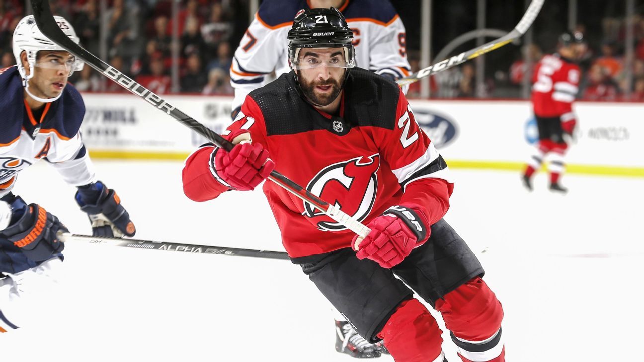 Aggressive Islanders grab Devils' Palmieri, Zajac