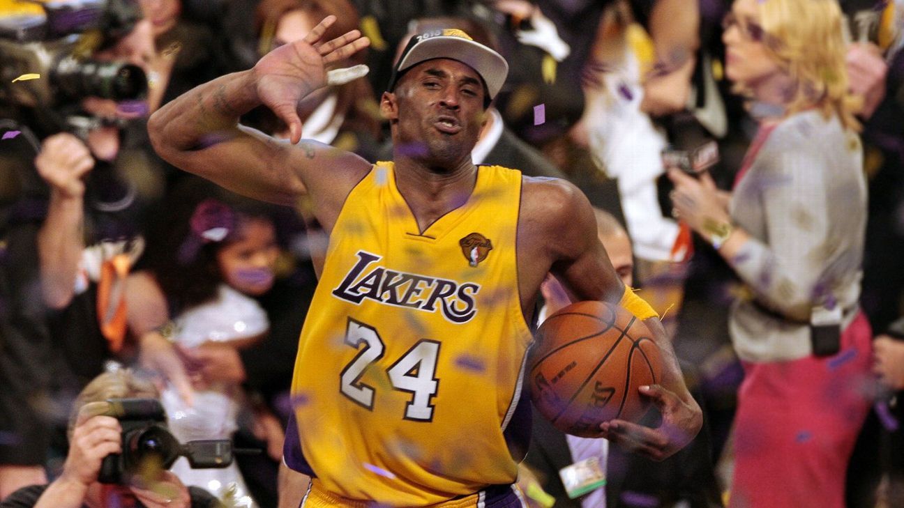 Los Angeles Lakers' Kobe Bryant, wearing a Philadelphia Eagles