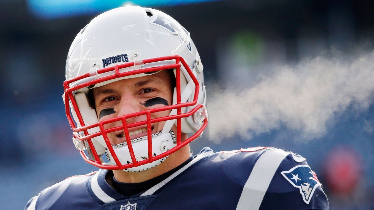 Rob Gronkowski Resisted Trade From Patriots, Wanted to Only Play