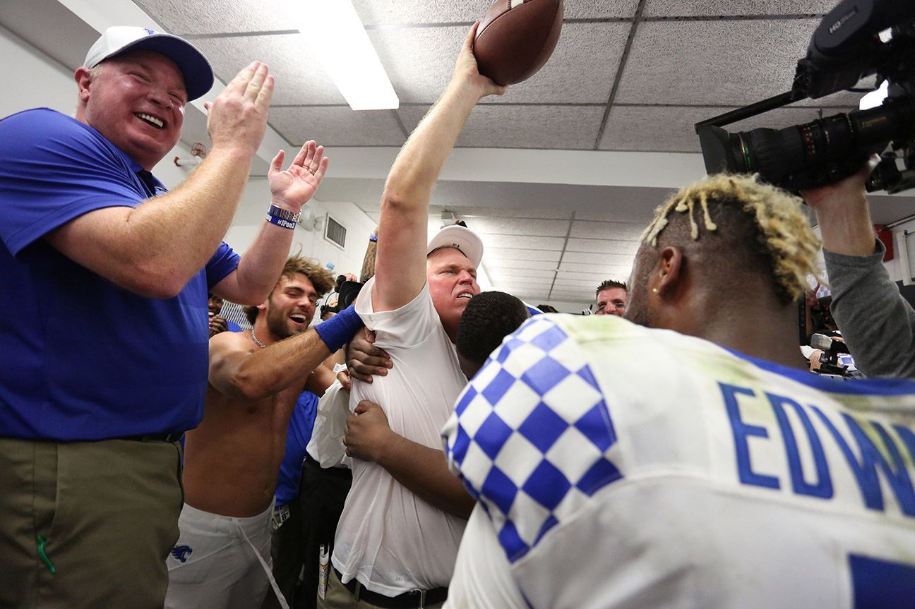 the-kentucky-football-coach-and-player-who-fought-cancer-together-espn