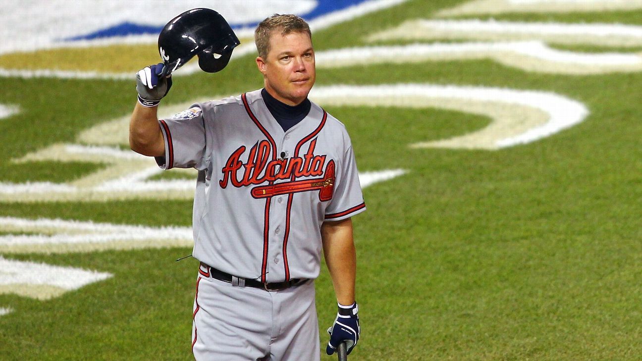 Chipper Jones hits his 400th career home run.