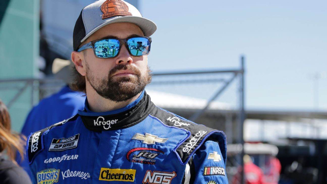 Ricky Stenhouse Jr. looks to continue rebound at Bristol