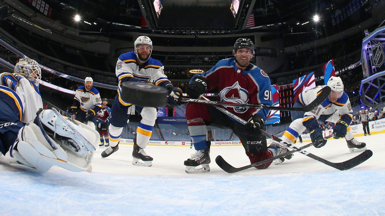 Blues' Jordan Binnington exits Game 3 vs. Avs after violent collision