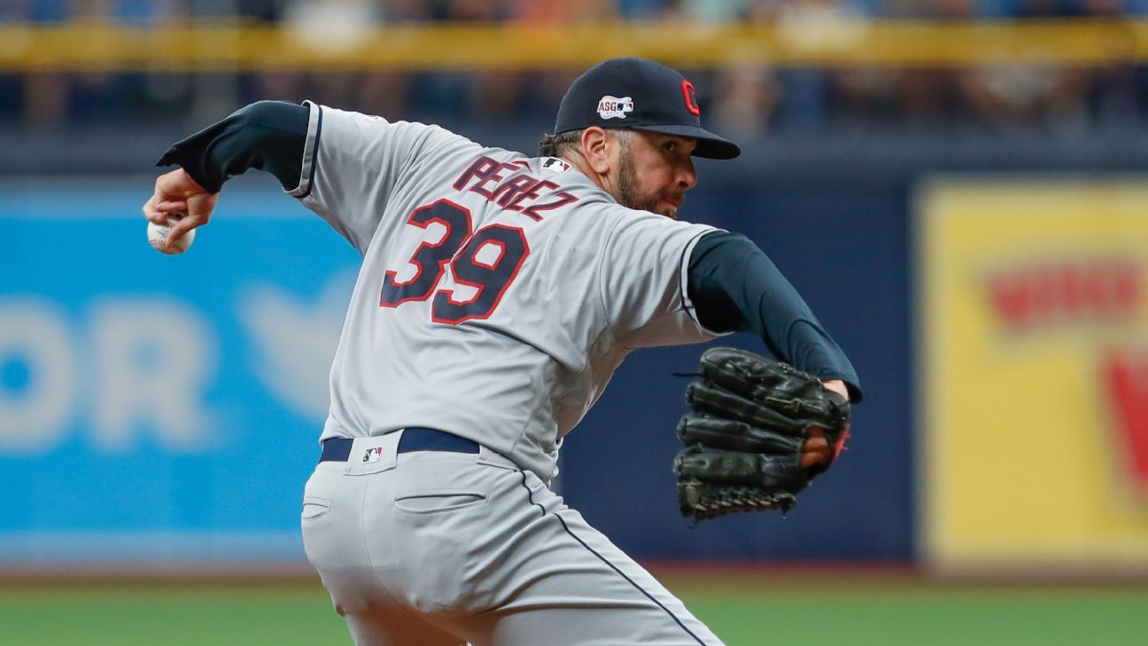 Cleveland Indians relief pitchers 'Ll Paisa' Oliver Perez, 'Spin