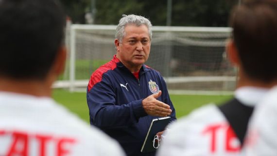 Debut de Vucetich garantiza cosecha de puntos para Chivas